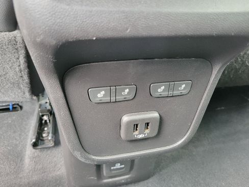 Used 2020 Chevrolet Equinox Premier FWD image 27