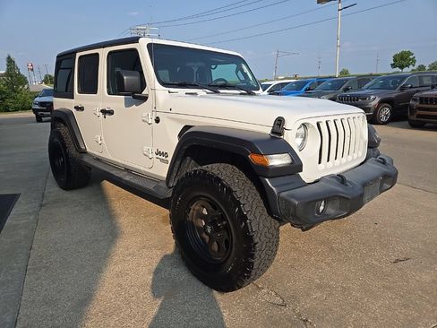 Used 2019 Jeep Wrangler Unlimited Sport S AWD/4WD image 14
