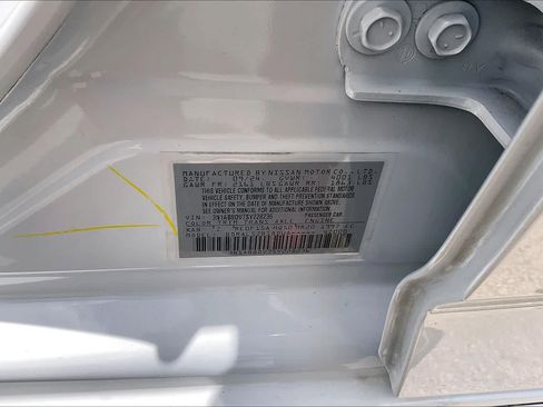 Used 2025 Nissan Sentra SR w/ SR Premium Package FWD image 35