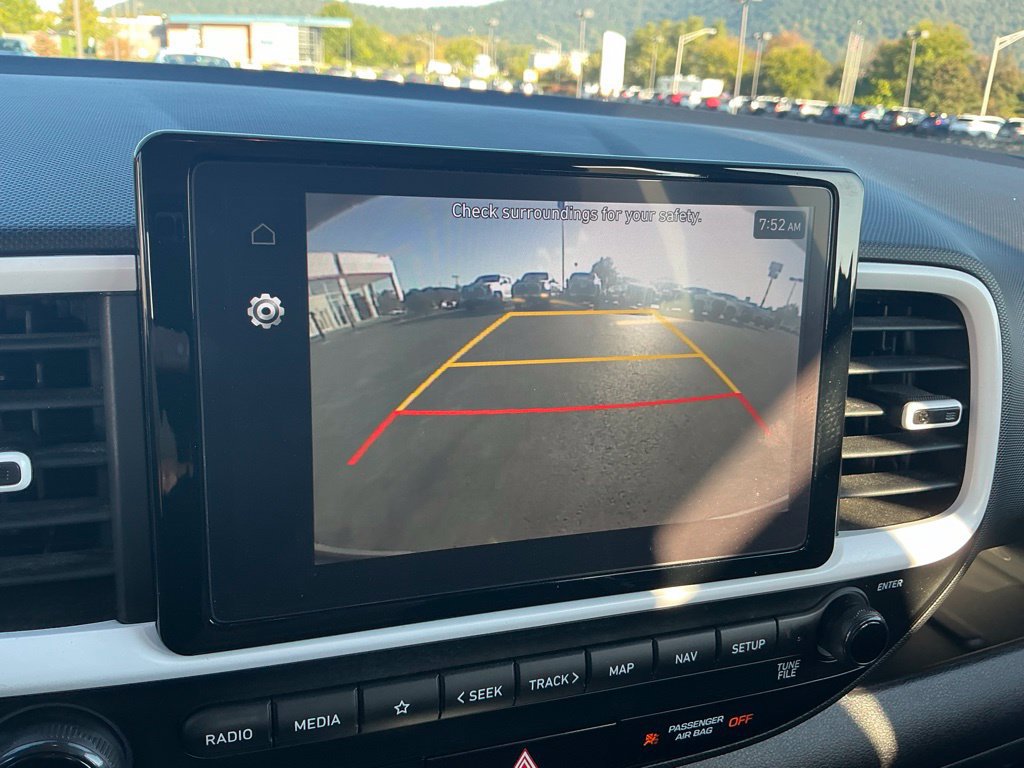 Certified 2023 Hyundai Venue Limited FWD image 23