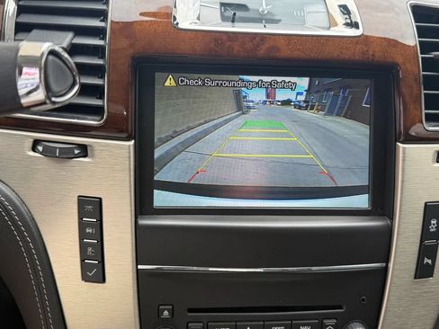 Used 2012 Cadillac Escalade Platinum AWD/4WD image 22