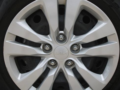 Used 2023 Kia Soul LX FWD image 17