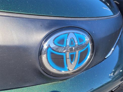 Used 2021 Toyota Sienna XLE image 9