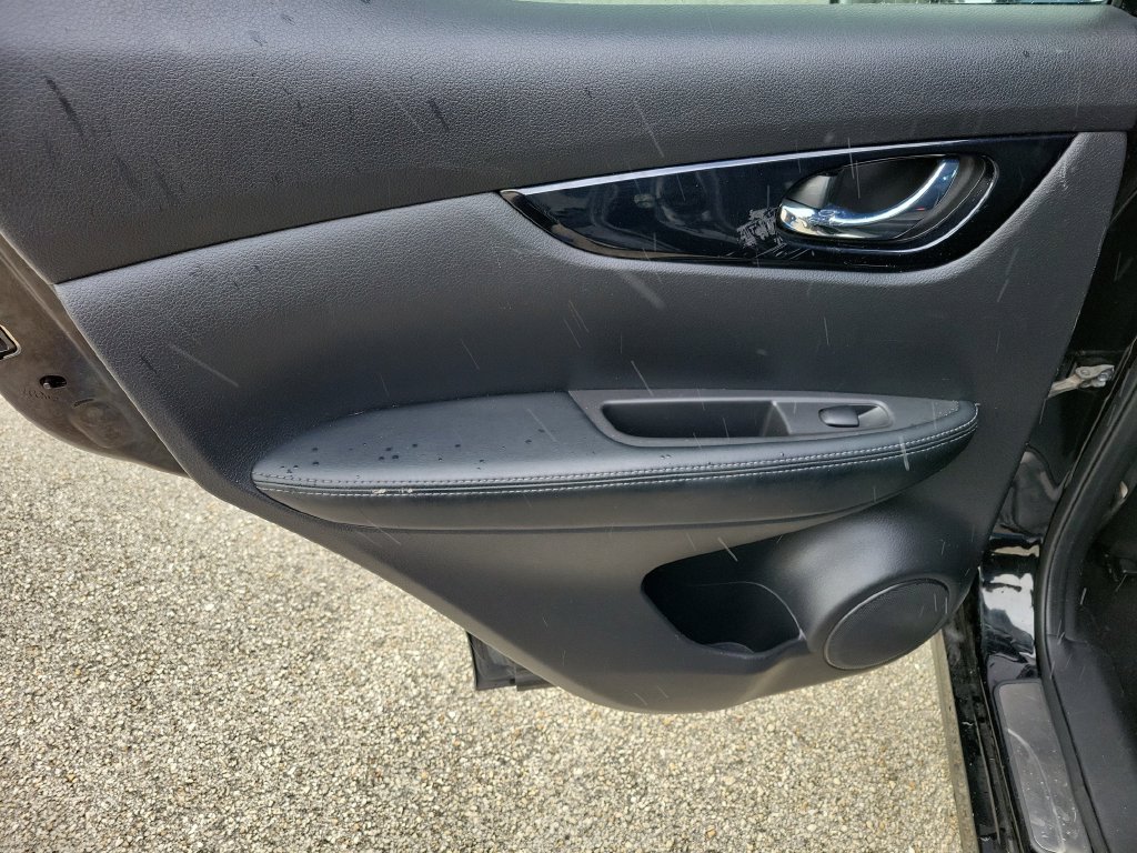 Certified 2020 Nissan Rogue Sport SV FWD image 20