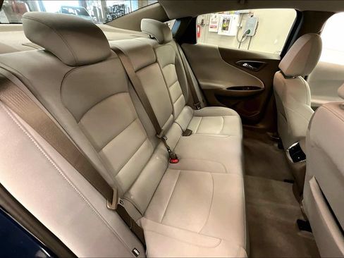Used 2021 Chevrolet Malibu LT FWD image 23