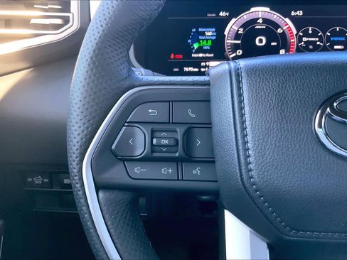 Used 2025 Toyota Tundra Limited image 24