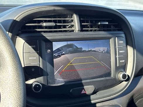 Certified 2024 Kia Soul LX w/ Option Group 015 image 19