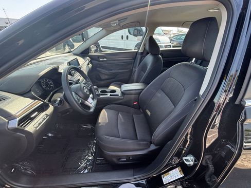 Used 2025 Nissan Altima 2.5 SV image 27