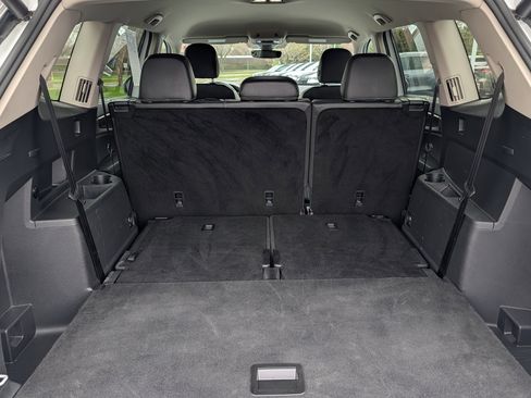 Certified 2025 Volkswagen Atlas SE AWD/4WD image 18