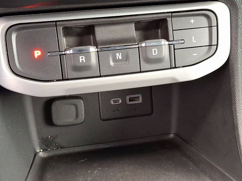 Used 2023 GMC Acadia SLE w/ Driver Convenience Package image 15