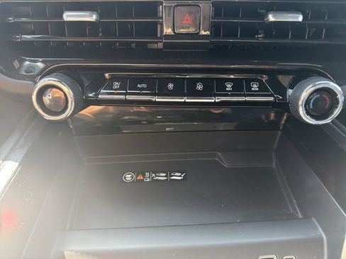 Used 2025 Chevrolet Tahoe LT RWD image 35