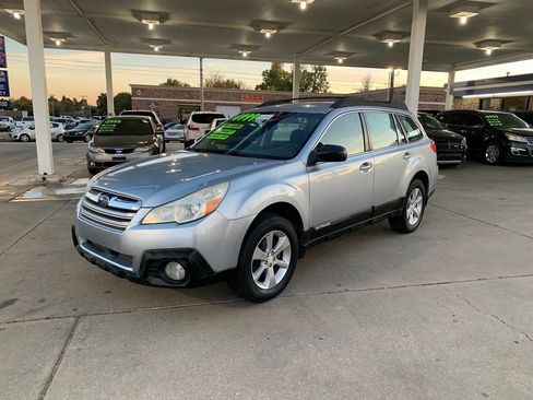 Used 2014 Subaru Outback 2.5i w/ Alloy Wheel Package image 3