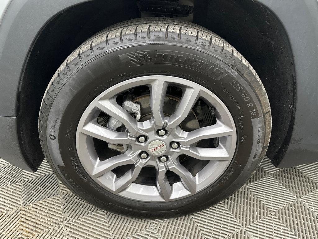 Used 2024 GMC Terrain SLT AWD/4WD image 13