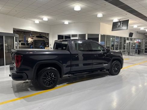 Used 2022 GMC Sierra 1500 Elevation w/ Elevation Premium Package AWD/4WD image 10