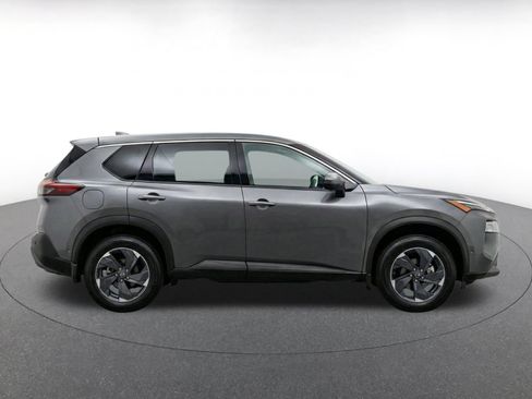 Used 2025 Nissan Rogue SV AWD/4WD image 10