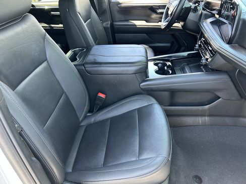 Used 2025 Chevrolet Tahoe Z71 AWD/4WD image 9