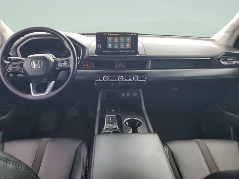 Used 2024 Honda Pilot Touring image 11
