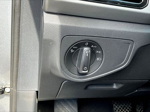 Used 2023 Volkswagen Atlas Cross Sport SE AWD/4WD image 37