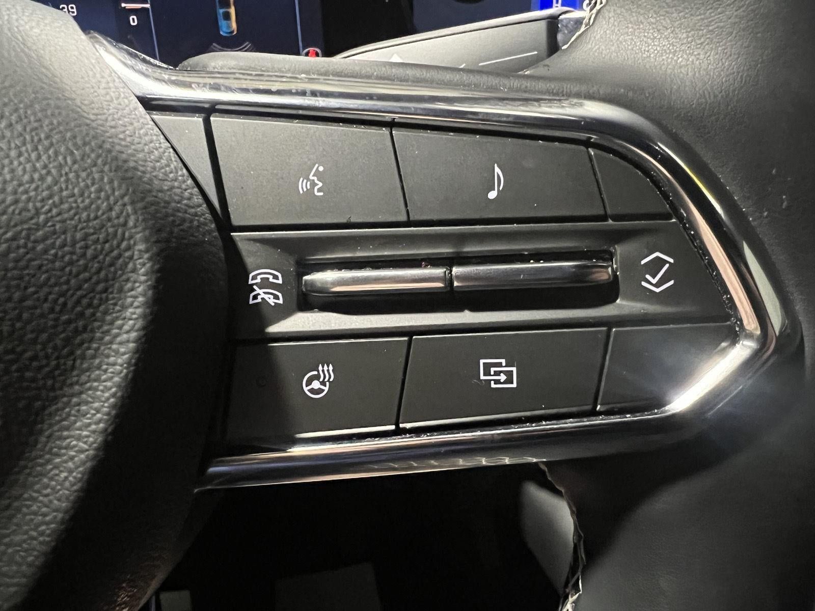 Used 2024 Chevrolet Equinox EV LT w/ LPO, Blackout Package FWD image 11