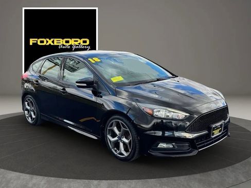 Used 2018 Ford Focus ST image 3