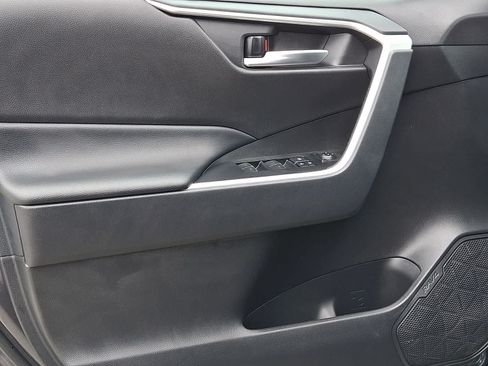 Certified 2025 Toyota RAV4 XLE AWD/4WD image 15