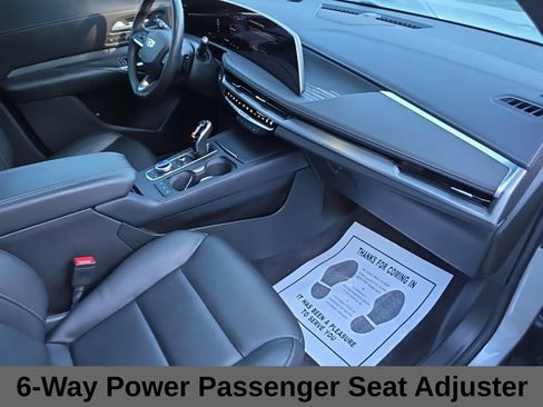 Used 2025 Cadillac XT4 Premium Luxury w/ Cold Weather Package FWD image 20