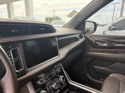 Used 2023 GMC Yukon Denali RWD image 13