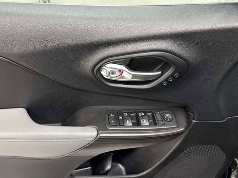 Used 2014 Jeep Cherokee Limited w/ Luxury Group image 15