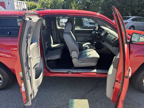 Used 2015 Toyota Tacoma 2WD Access Cab image 15