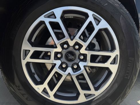 Used 2025 Ford Expedition Active AWD/4WD image 9