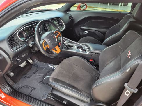 Used 2016 Dodge Challenger R/T Scat Pack w/ Leather Interior Group RWD image 11