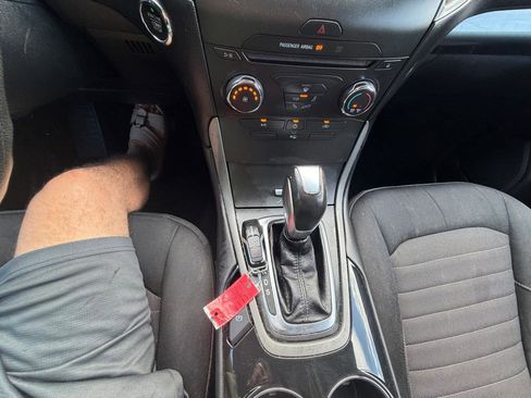 Used 2016 Ford Edge SE image 20