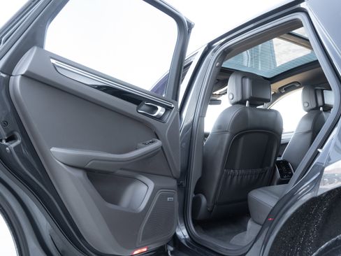 Used 2019 Porsche Macan S image 30