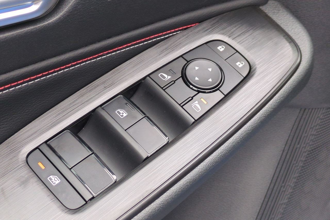 New 2026 Nissan Sentra SR w/ Floor Mat Package FWD image 14