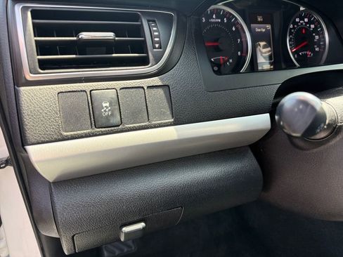 Used 2017 Toyota Camry SE FWD image 27