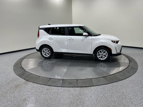 New 2025 Kia Soul LX image 4