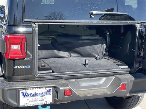 Used 2022 Jeep Wrangler Unlimited Sahara 4xe image 29