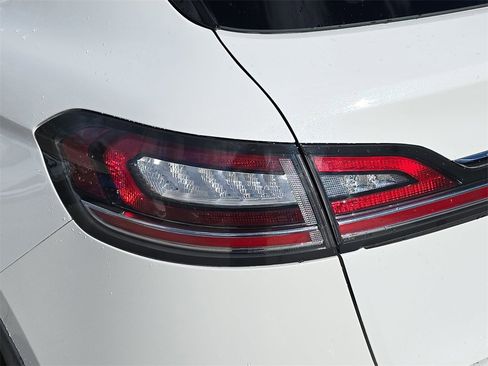 Used 2020 Lincoln Nautilus FWD w/ Equipment Group 101A image 38