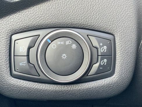 Used 2018 Ford Escape SE image 17