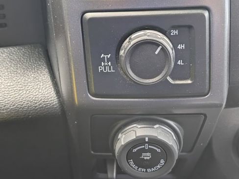 Used 2019 Ford F150 XLT w/ Equipment Group 302A Luxury AWD/4WD image 12