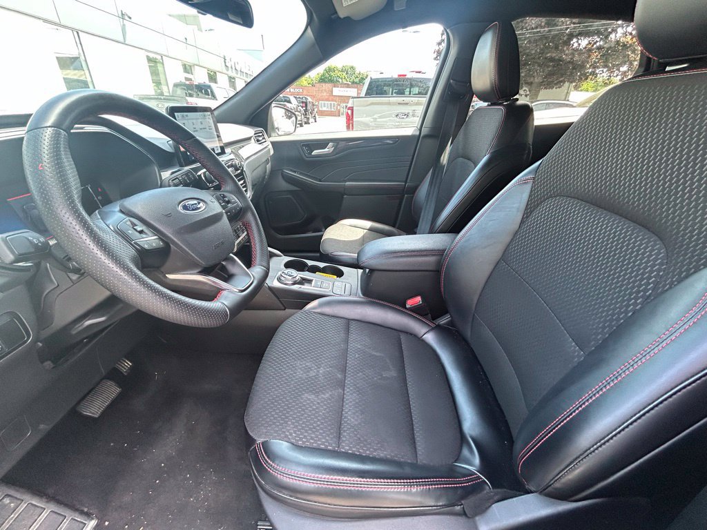 Used 2025 Ford Escape ST-Line Select AWD/4WD image 11