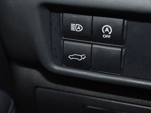 Used 2024 Toyota Highlander AWD image 19