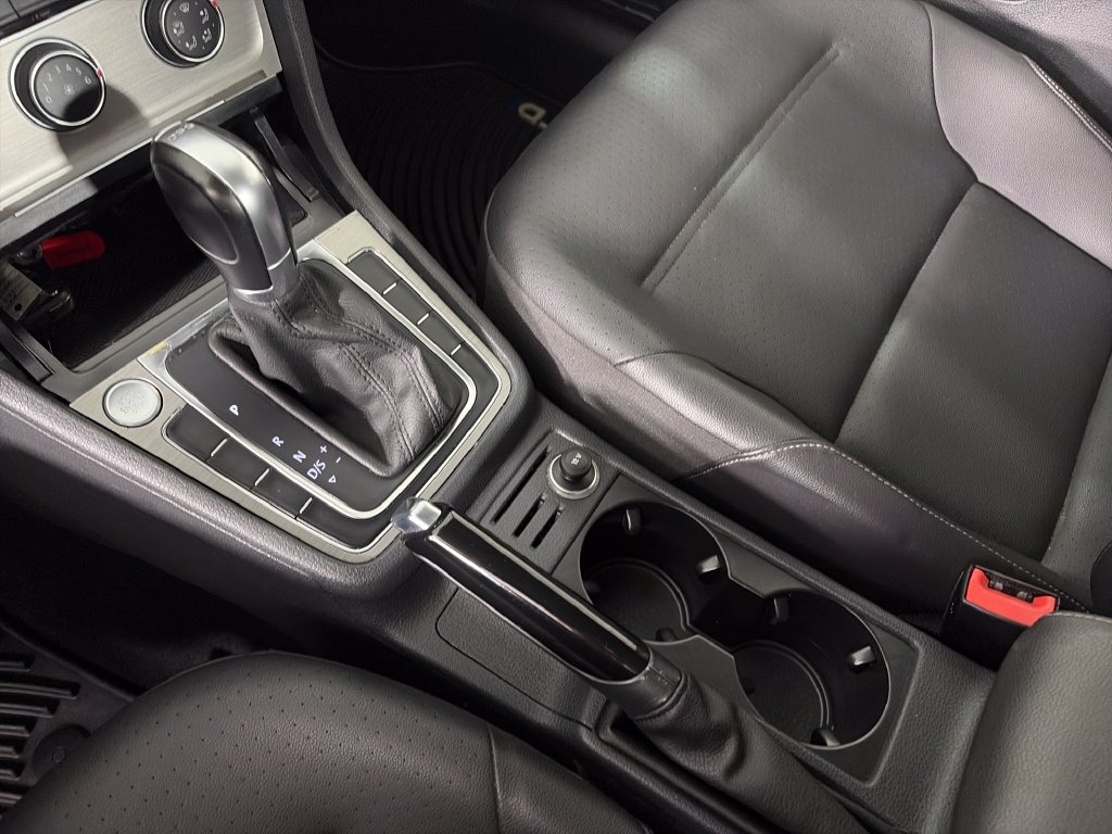 Used 2015 Volkswagen Golf TDI S FWD image 22