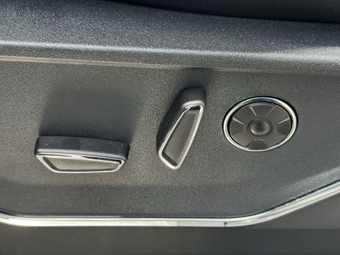 New 2025 Ford F150 Platinum w/ Equipment Group 702A High image 8