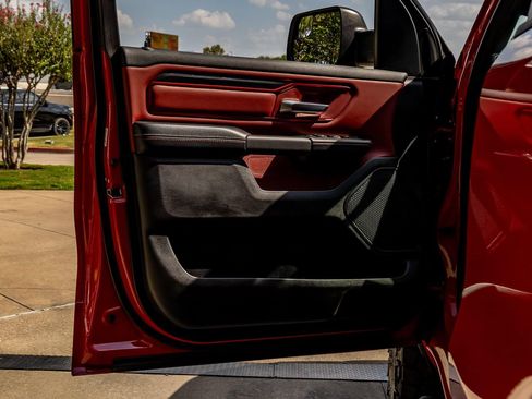Used 2021 RAM 1500 Rebel AWD/4WD image 33
