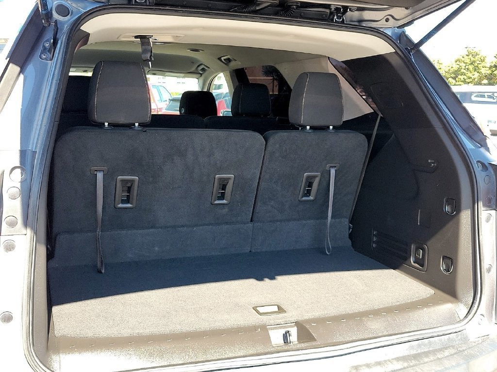 Used 2021 Chevrolet Traverse LT FWD image 9