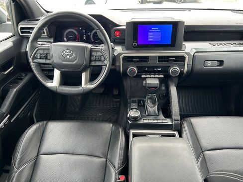 Used 2024 Toyota Tacoma TRD Off-Road AWD/4WD image 17