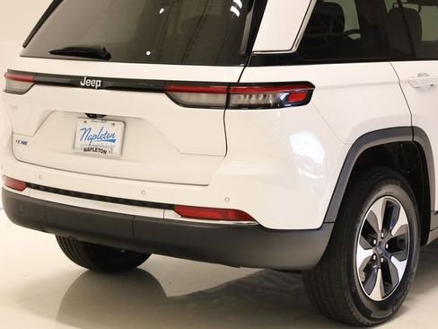 Used 2023 Jeep Grand Cherokee 4WD 4xe image 7