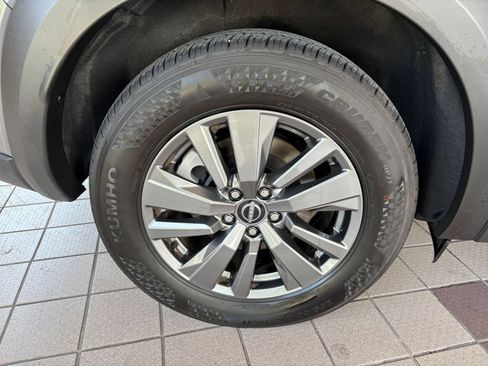 Used 2025 Nissan Pathfinder SV FWD image 33