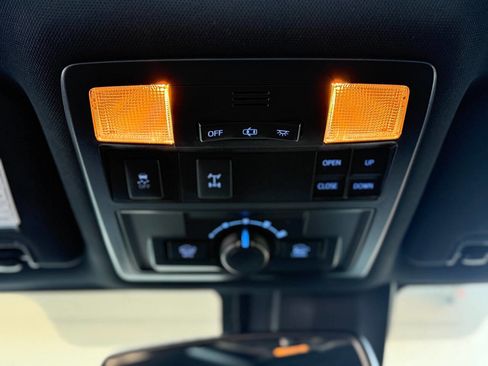 Used 2019 Toyota Tacoma TRD Off-Road image 21